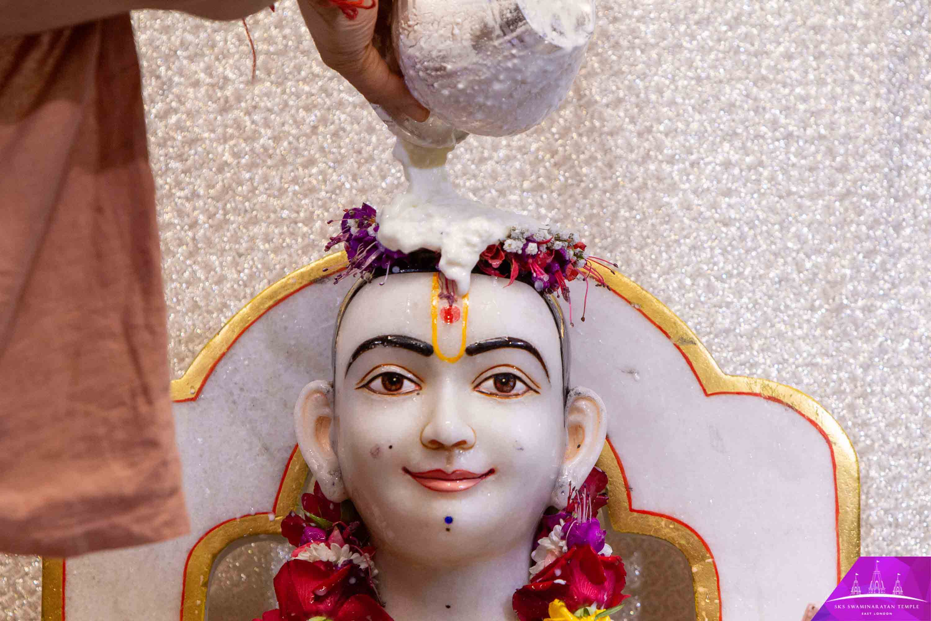 ©1987-2017 SKS Swaminarayan Temple East London